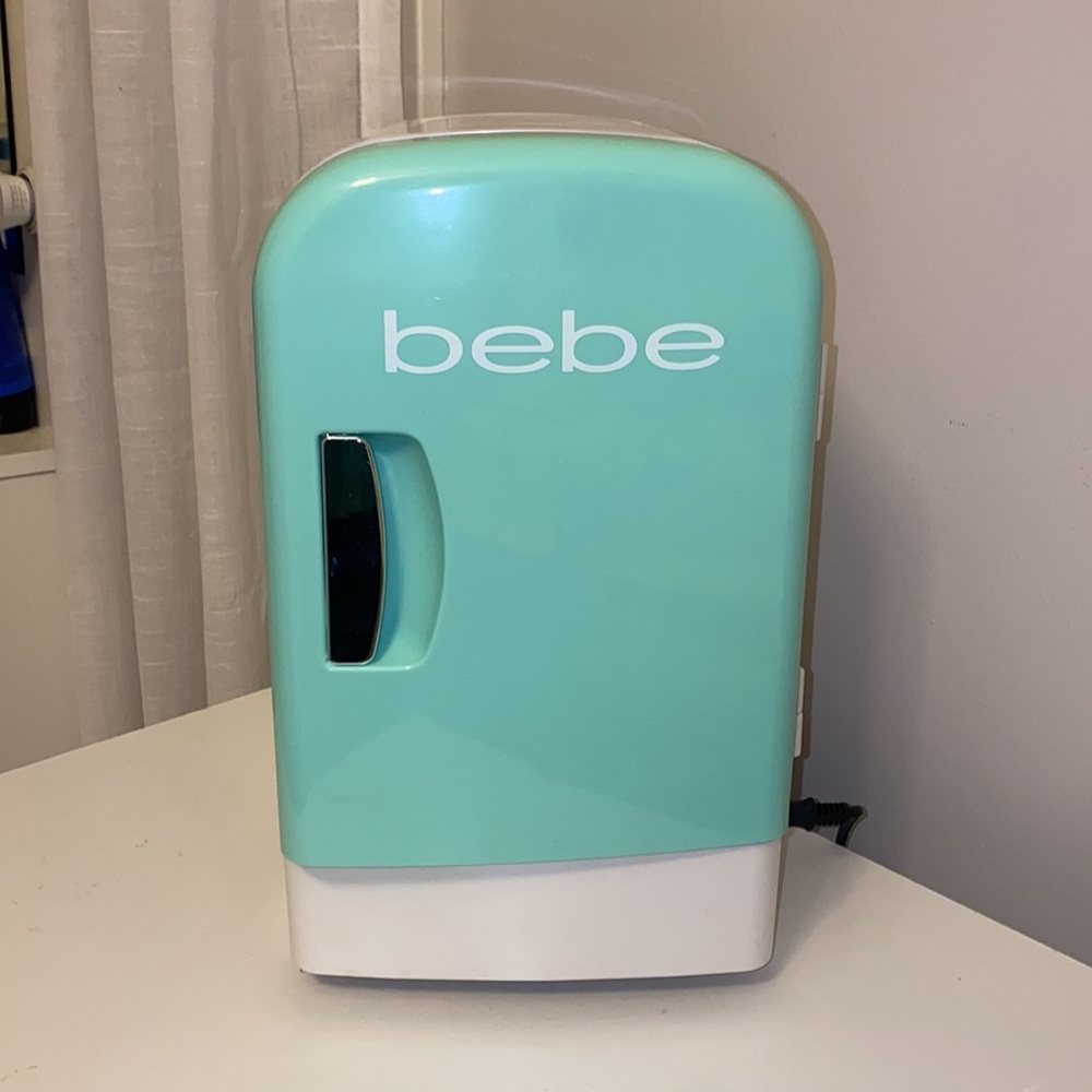 Mini Fridge (beauty)